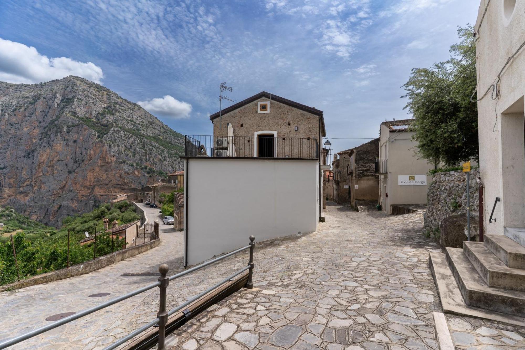 Le Vie Del Borgo Villa Civita Exterior photo